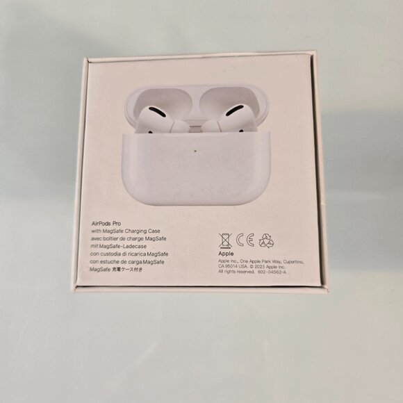 Apple AirPods Pro 2nd Generation with MagSafe Wireless Charging Case Sealed New - Picture 8 of 9